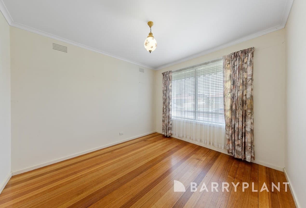 16 Mulhall Drive, St Albans, VIC 3021, St Albans - Thumbnail 6