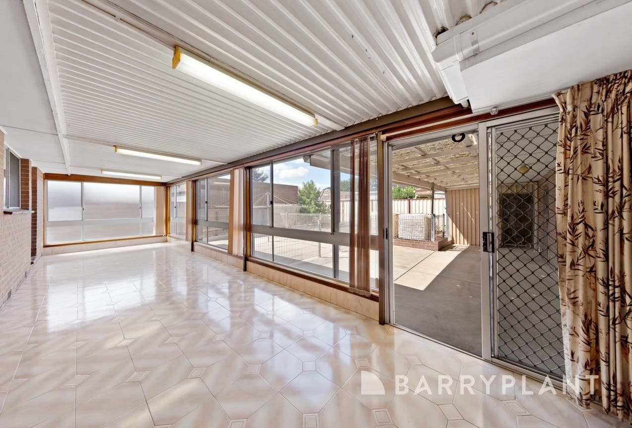 16 Mulhall Drive, St Albans, VIC 3021, St Albans - Thumbnail 8