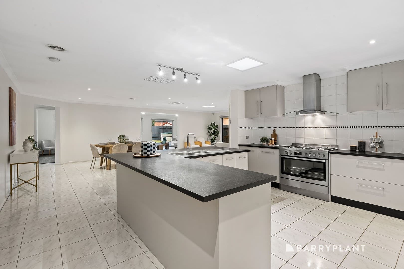 8 Visage Drive, South Morang, VIC 3752, South Morang - Thumbnail 6