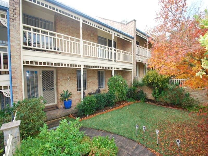 GREEN POINT, Green Point - Image 1