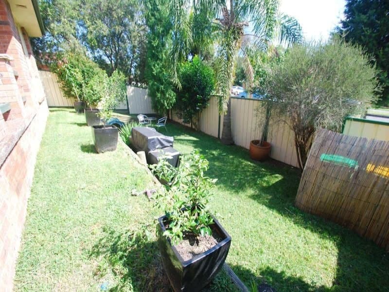 GREEN POINT, Green Point - Image 1