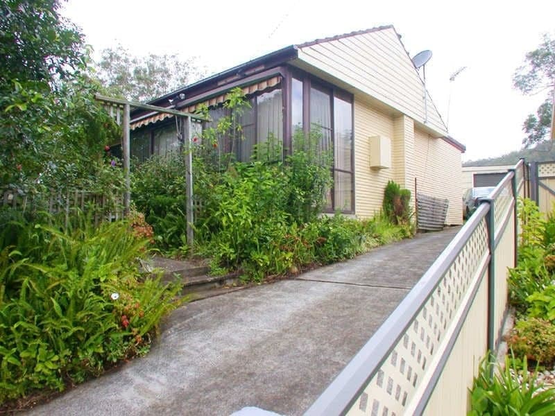 GREEN POINT, Green Point - Image 1