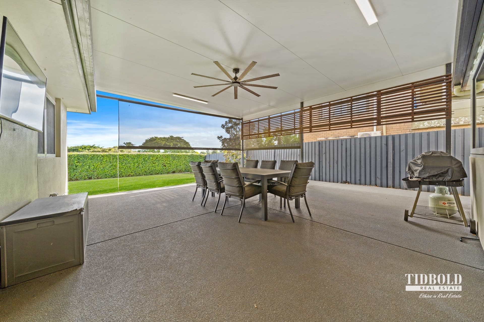221 Randall Road, Wynnum West - Thumbnail 2