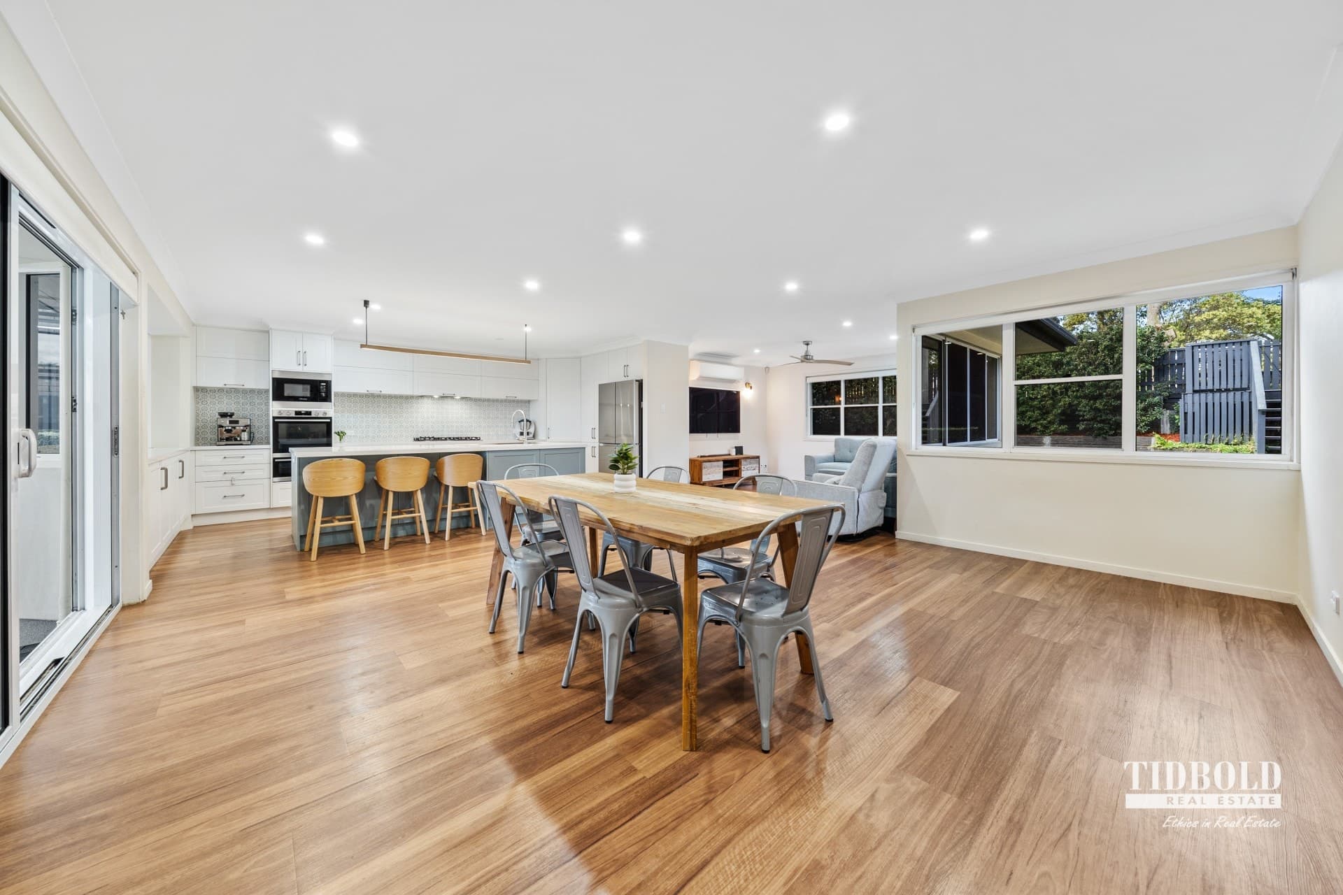 221 Randall Road, Wynnum West - Thumbnail 4