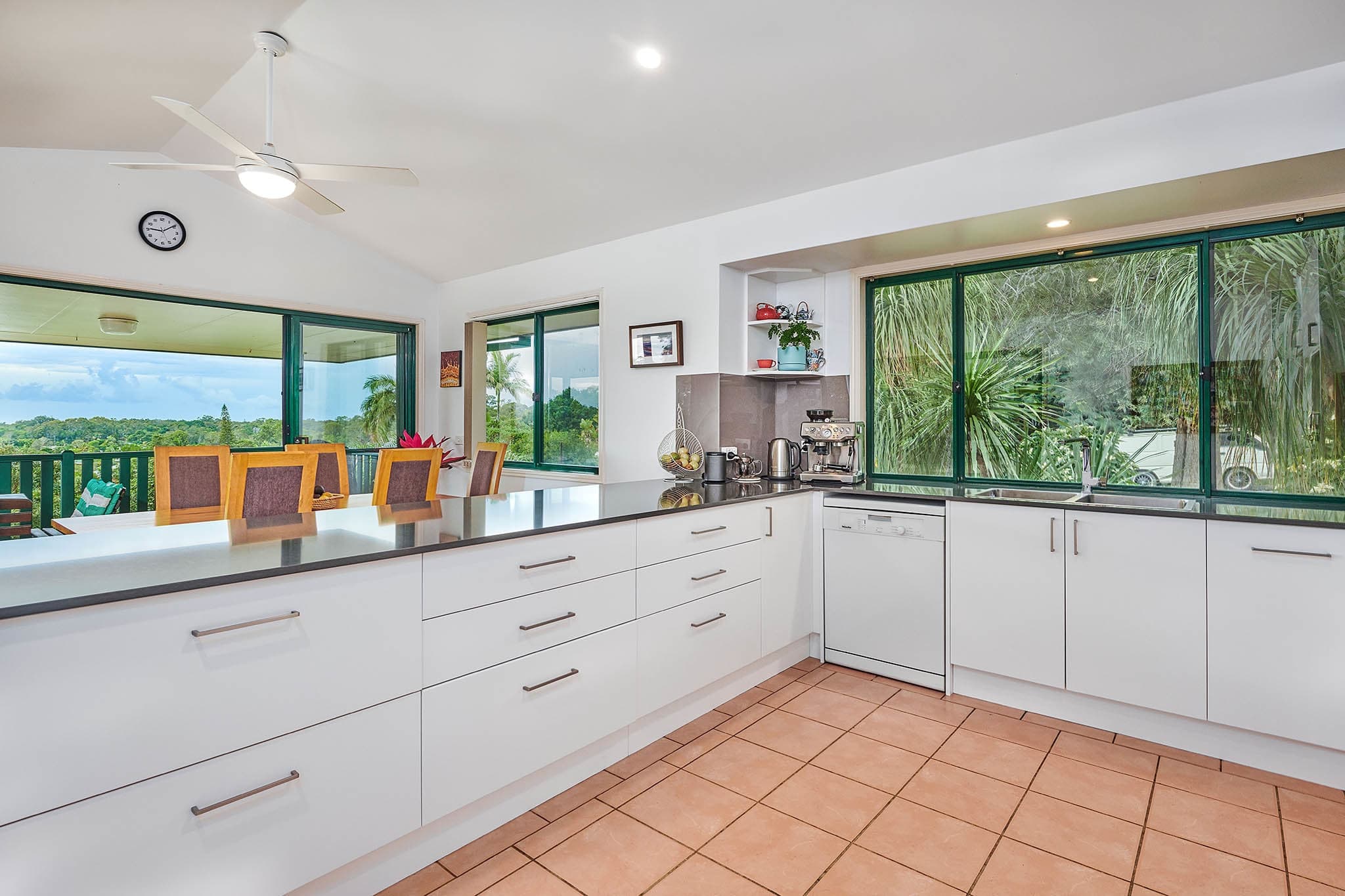 1 Gira Place, Ocean Shores NSW 2483, Ocean Shores - Thumbnail 2