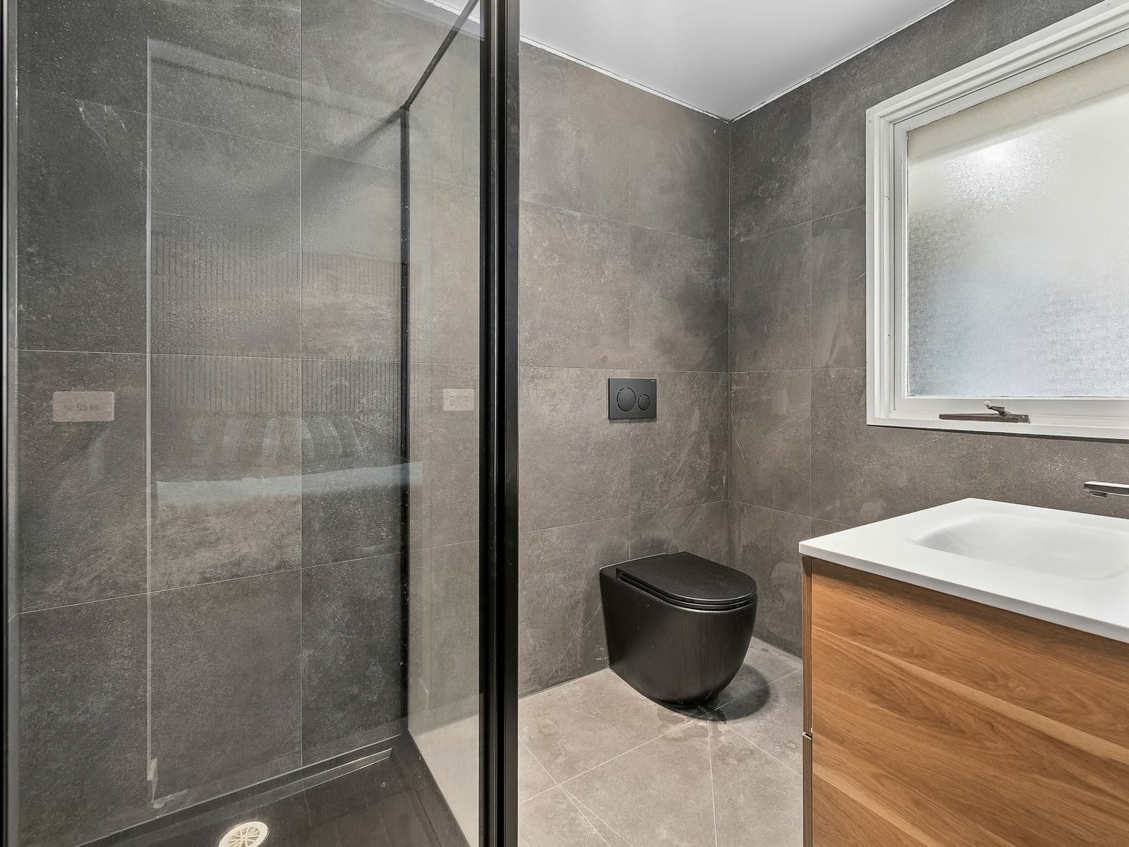 13 Rivett Place, KELSO, Kelso - Thumbnail 5
