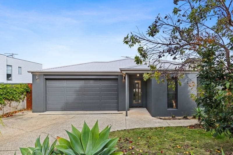 33 Centreside Drive Torquay VIC, Torquay - Thumbnail 2