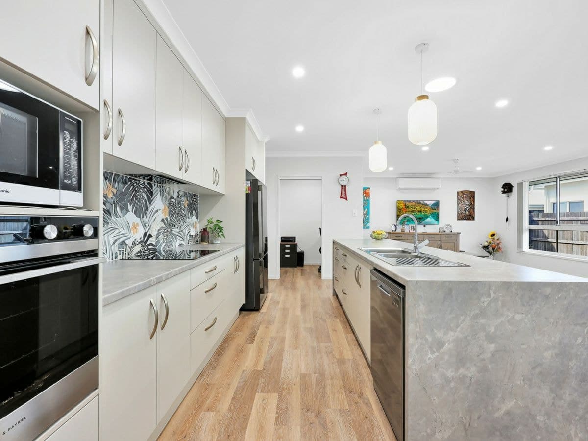 18 Lady Musgrave Drive, INNES PARK, Innes Park - Thumbnail 6