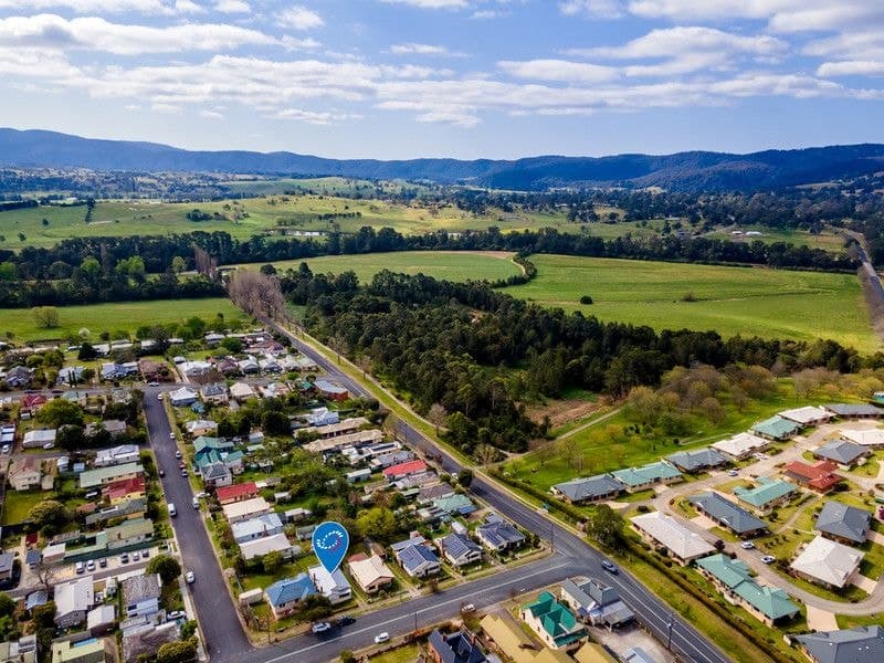 33 Carp Street Bega NSW, Bega - Thumbnail 2