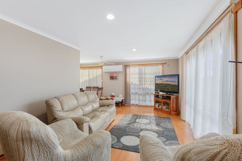 13 Hart Crescent Bega NSW, Bega - Thumbnail 4