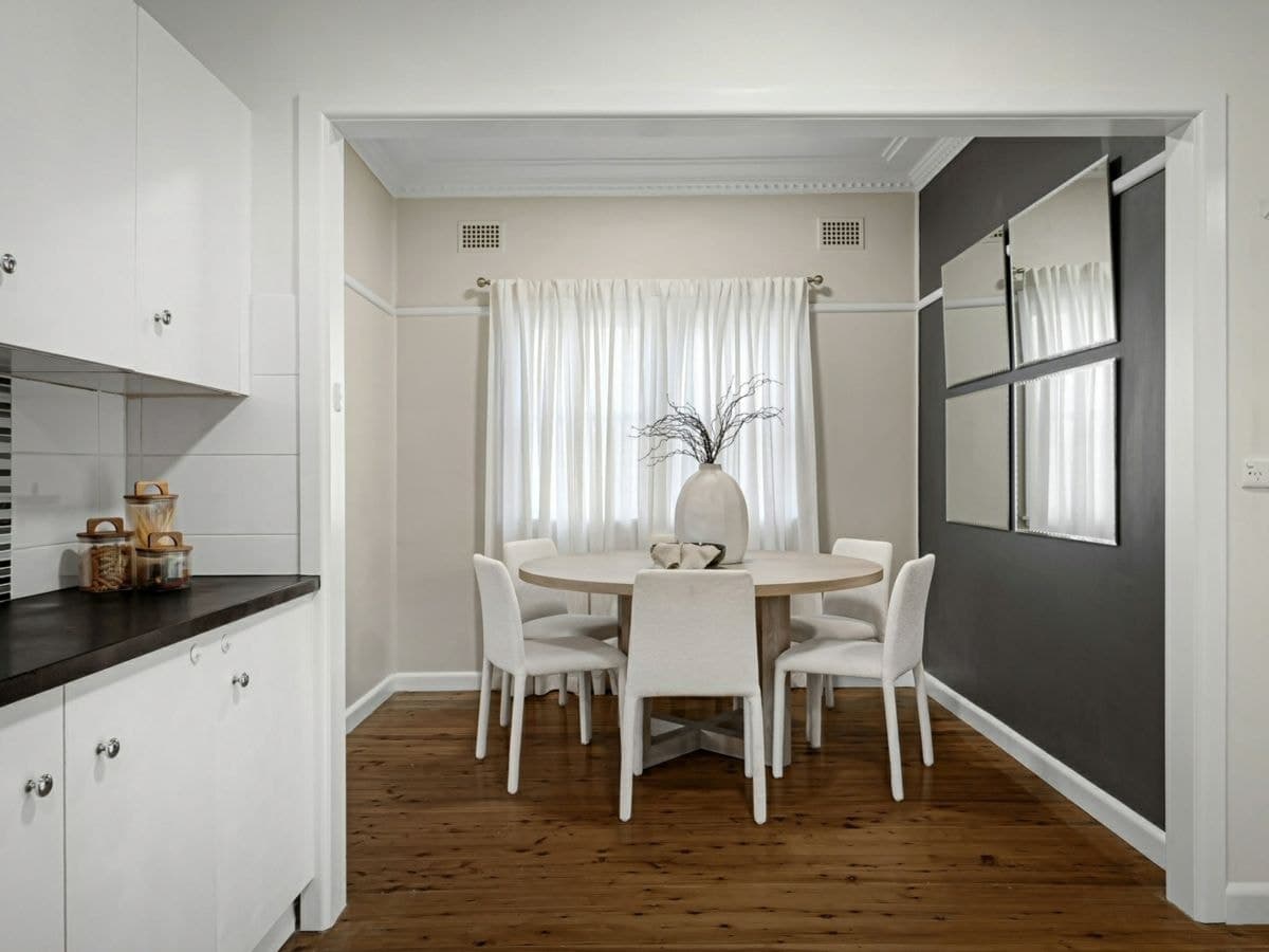 10 Carter Crescent, GYMEA BAY, Gymea Bay - Thumbnail 4