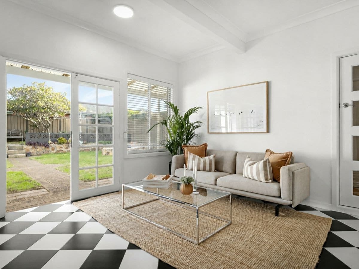 10 Carter Crescent, GYMEA BAY, Gymea Bay - Thumbnail 5