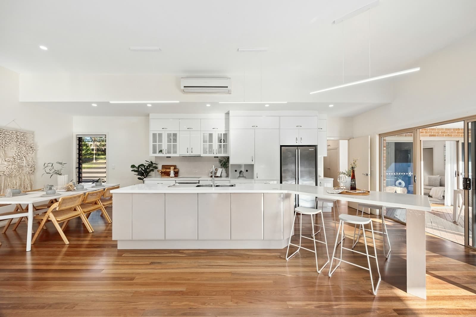 141 Elizabeth Bay Drive, LAKE MUNMORAH, Lake Munmorah - Thumbnail 4