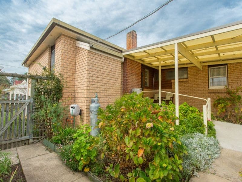 11 Mecklenburg Street Bega NSW, Bega - Thumbnail 2