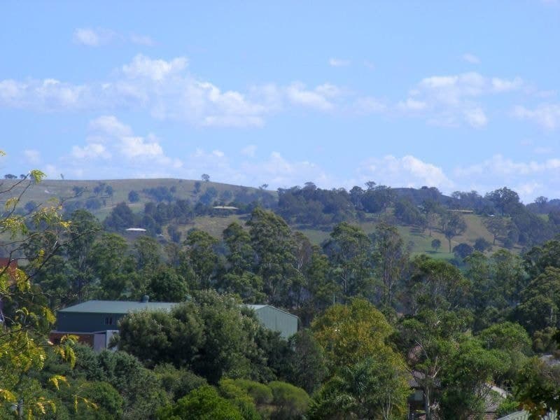 11 Girraween Crescent, Bega, Bega - Thumbnail 2