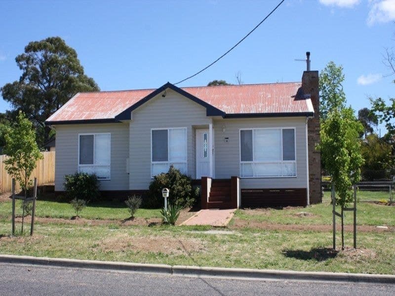19 Baroona Avenue, COOMA, Cooma - Image 1