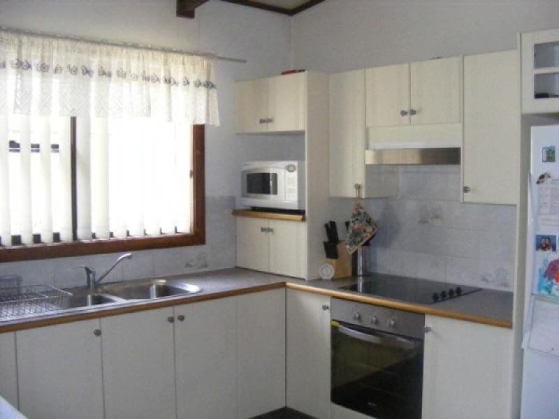11 Glebe Avenue, Bega, Bega - Thumbnail 5