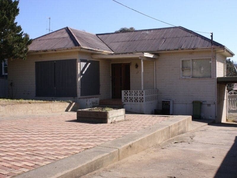 13 Chapman Street, COOMA, Cooma - Thumbnail 3