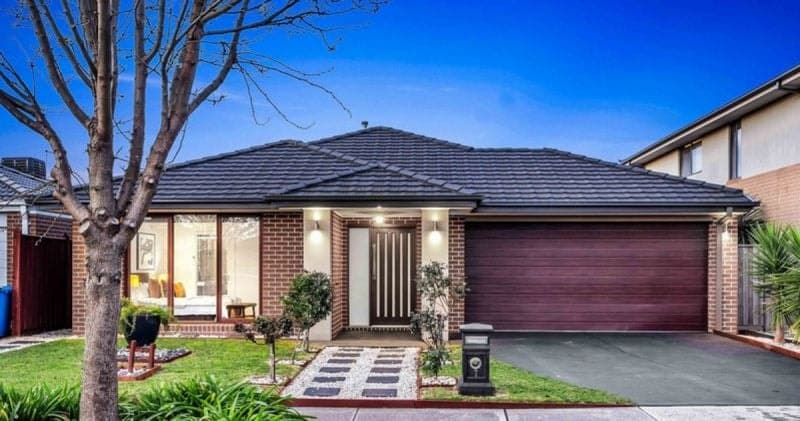 7 St Clair Avenue Cranbourne West VIC, Cranbourne West - Image 1