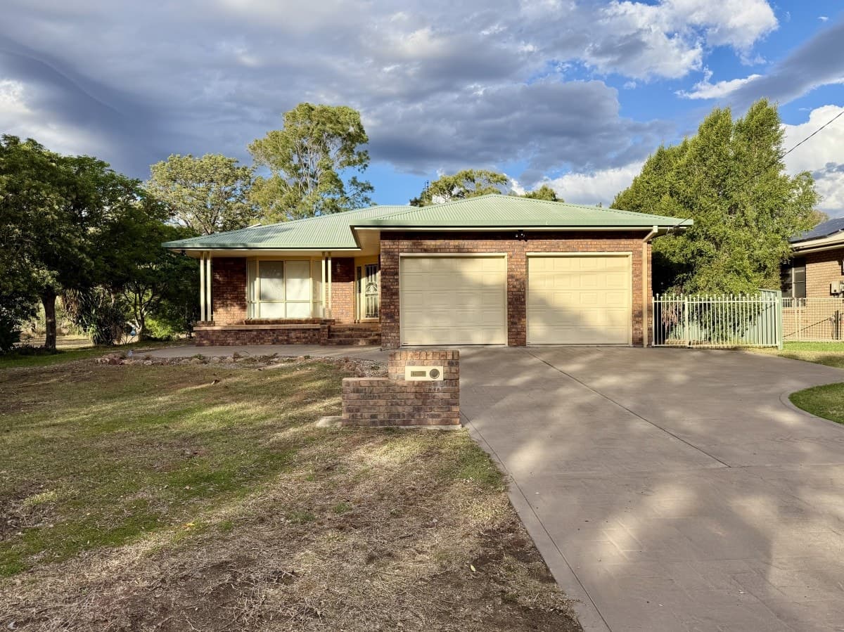 16 Callaille Avenue, Moree, Moree - Image 1