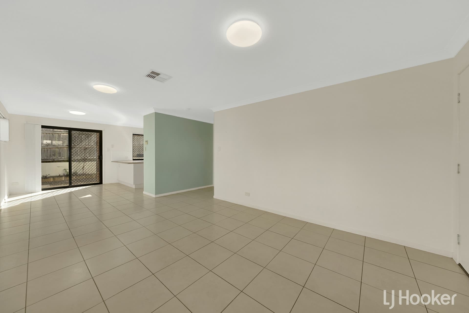 16/21 Roberts Street, South Gladstone, South Gladstone - Thumbnail 3