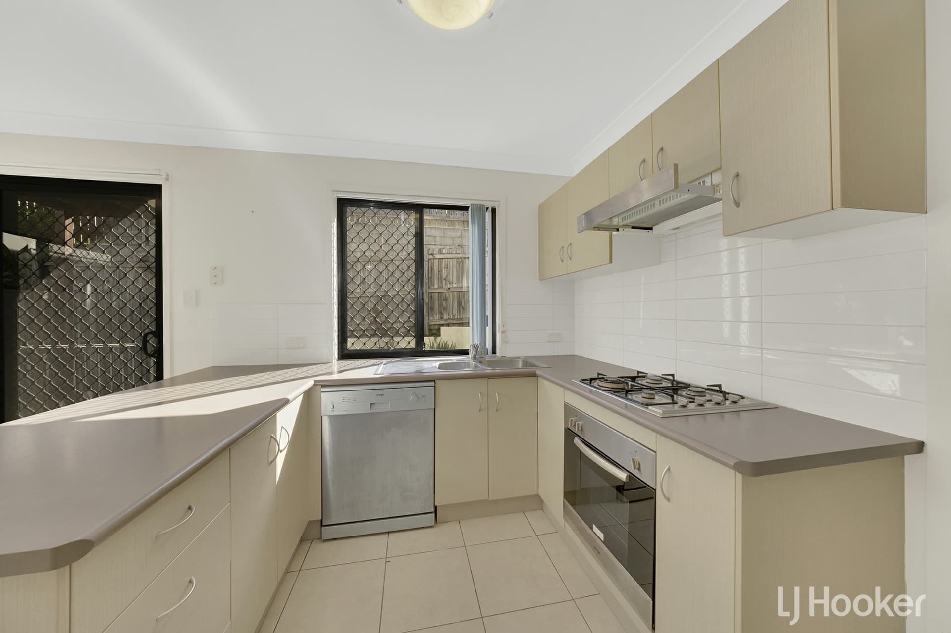 16/21 Roberts Street, South Gladstone, South Gladstone - Thumbnail 7