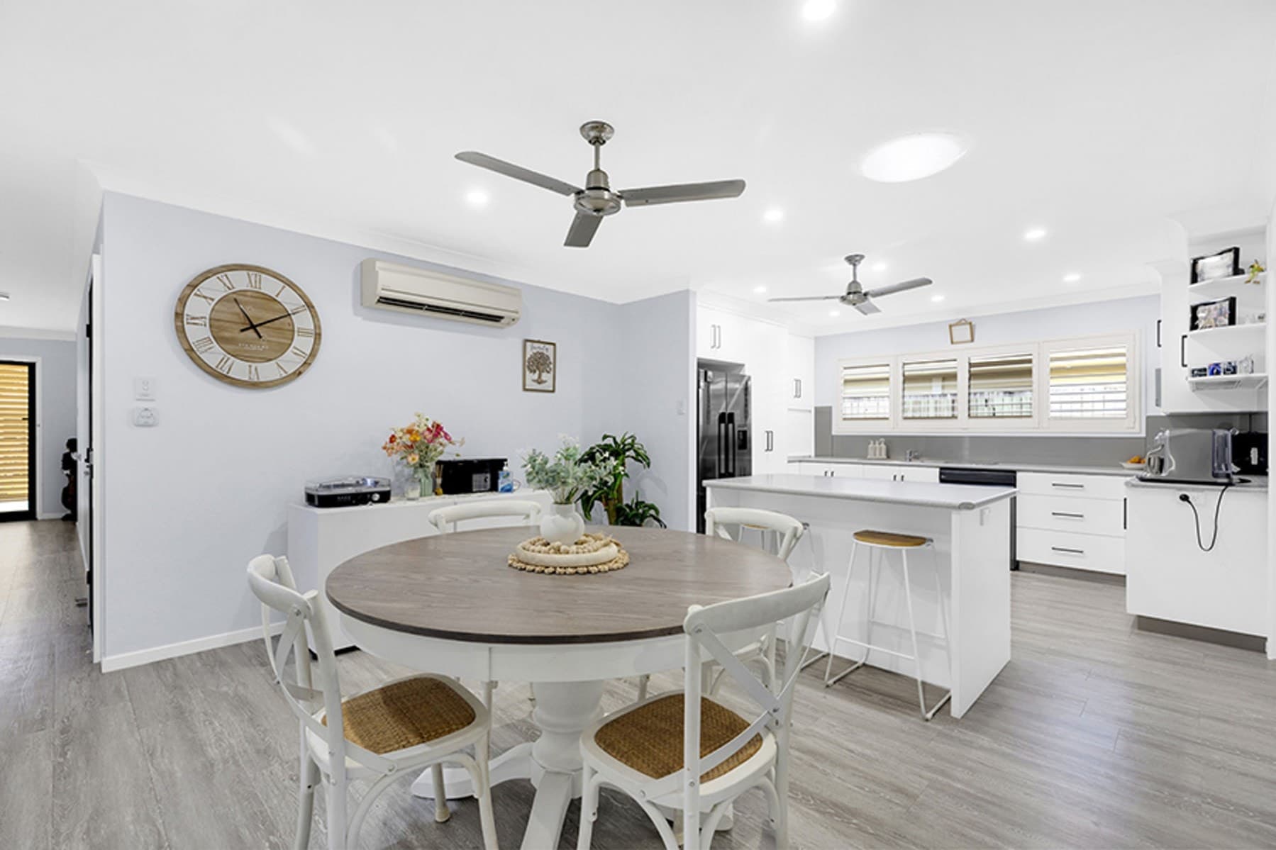10 Chantilly Court,
											GLENELLA, Glenella - Thumbnail 5