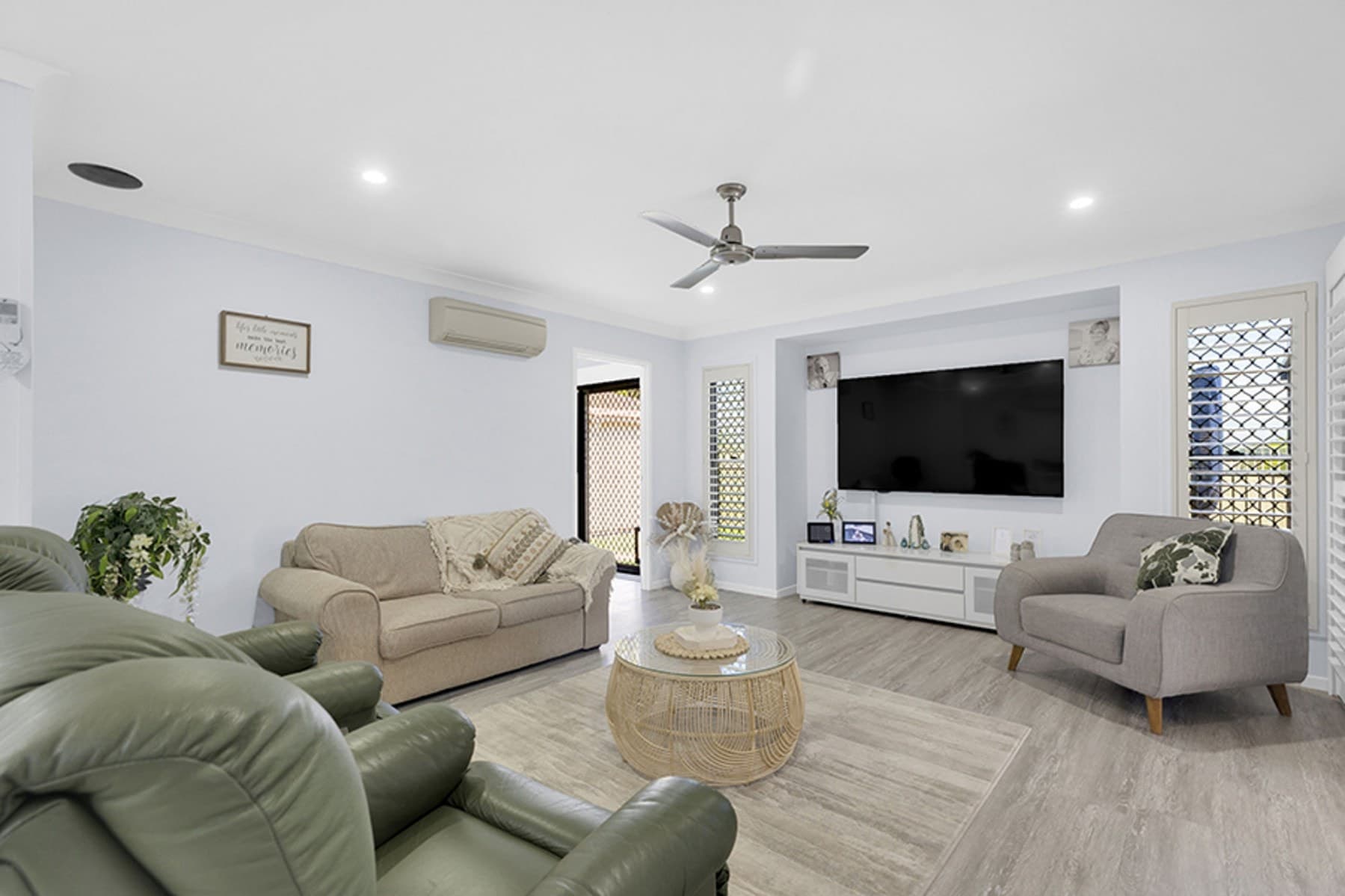 10 Chantilly Court,
											GLENELLA, Glenella - Thumbnail 6