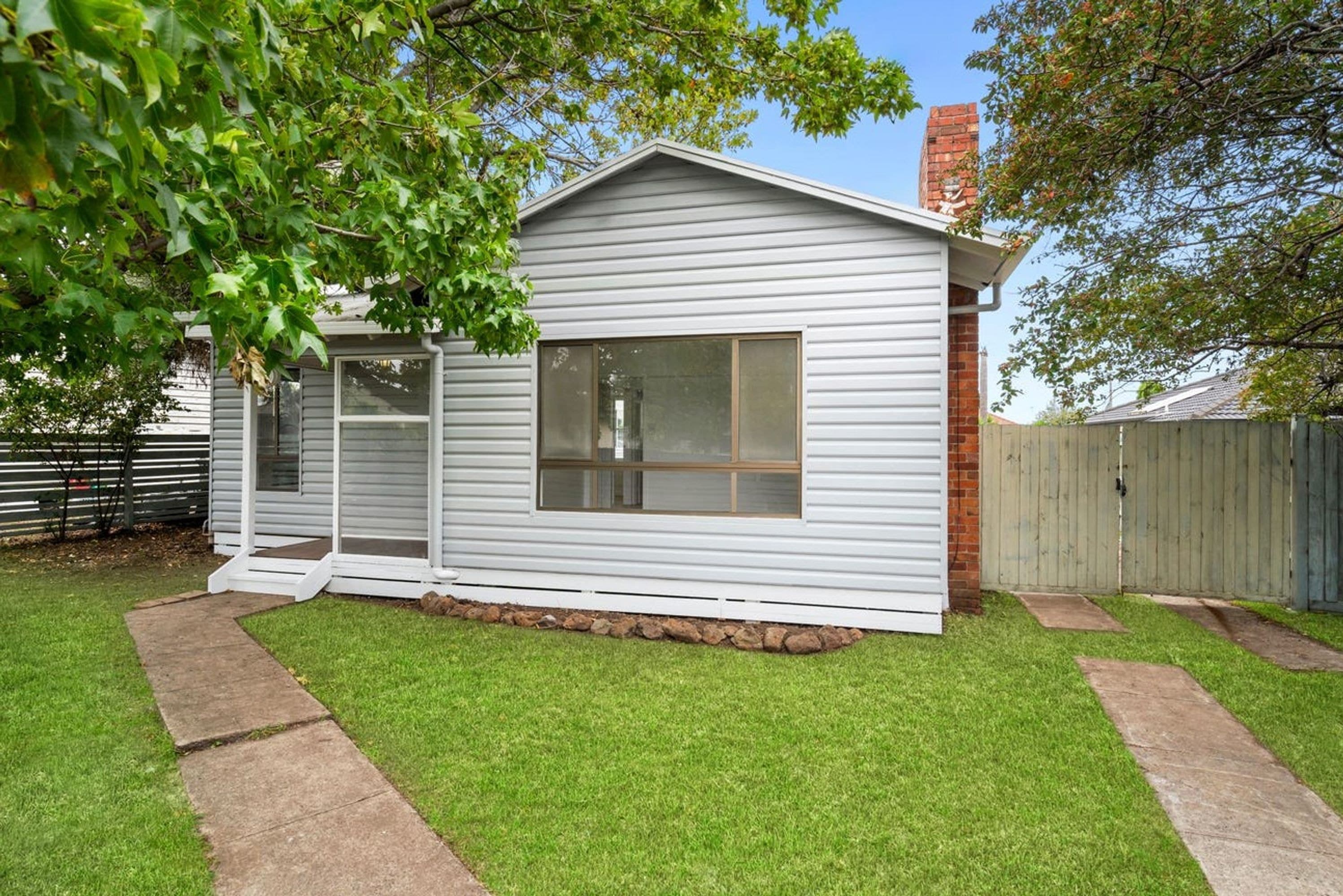 1/2 Pettitt Crescent, Norlane VIC 3214, Norlane - Image 1