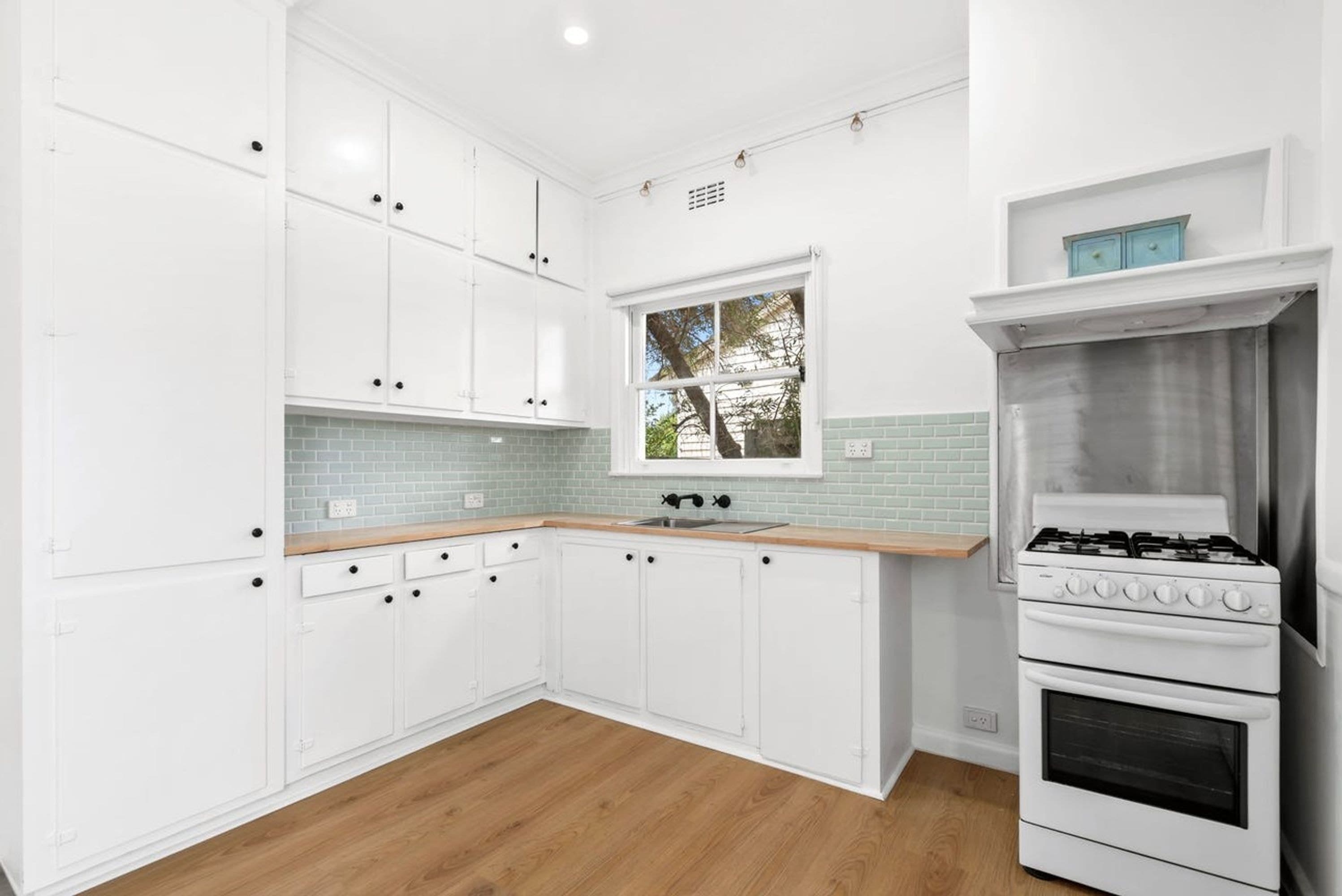 1/2 Pettitt Crescent, Norlane VIC 3214, Norlane - Thumbnail 2
