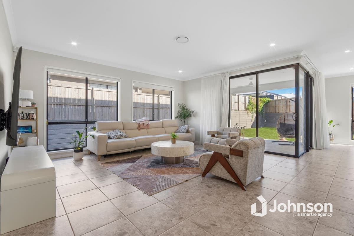 12 Clay Court Greenbank, Greenbank - Thumbnail 4
