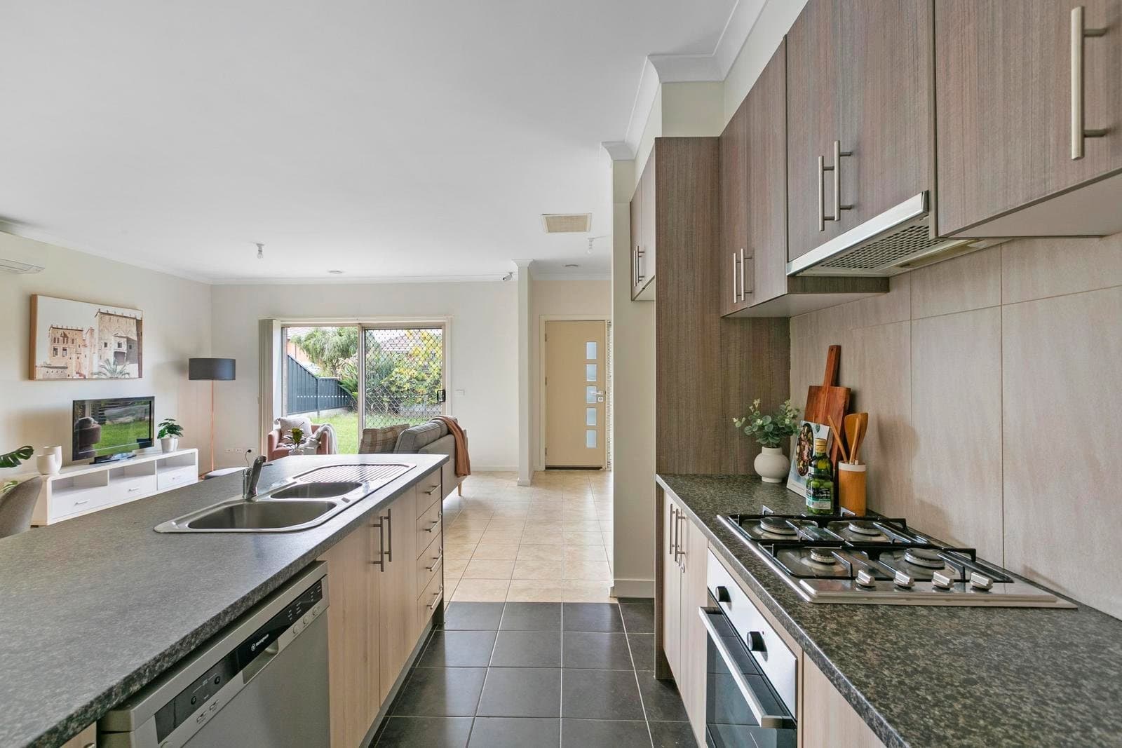 1/7 Mccrae Street, Reservoir VIC 3073, Reservoir - Thumbnail 6