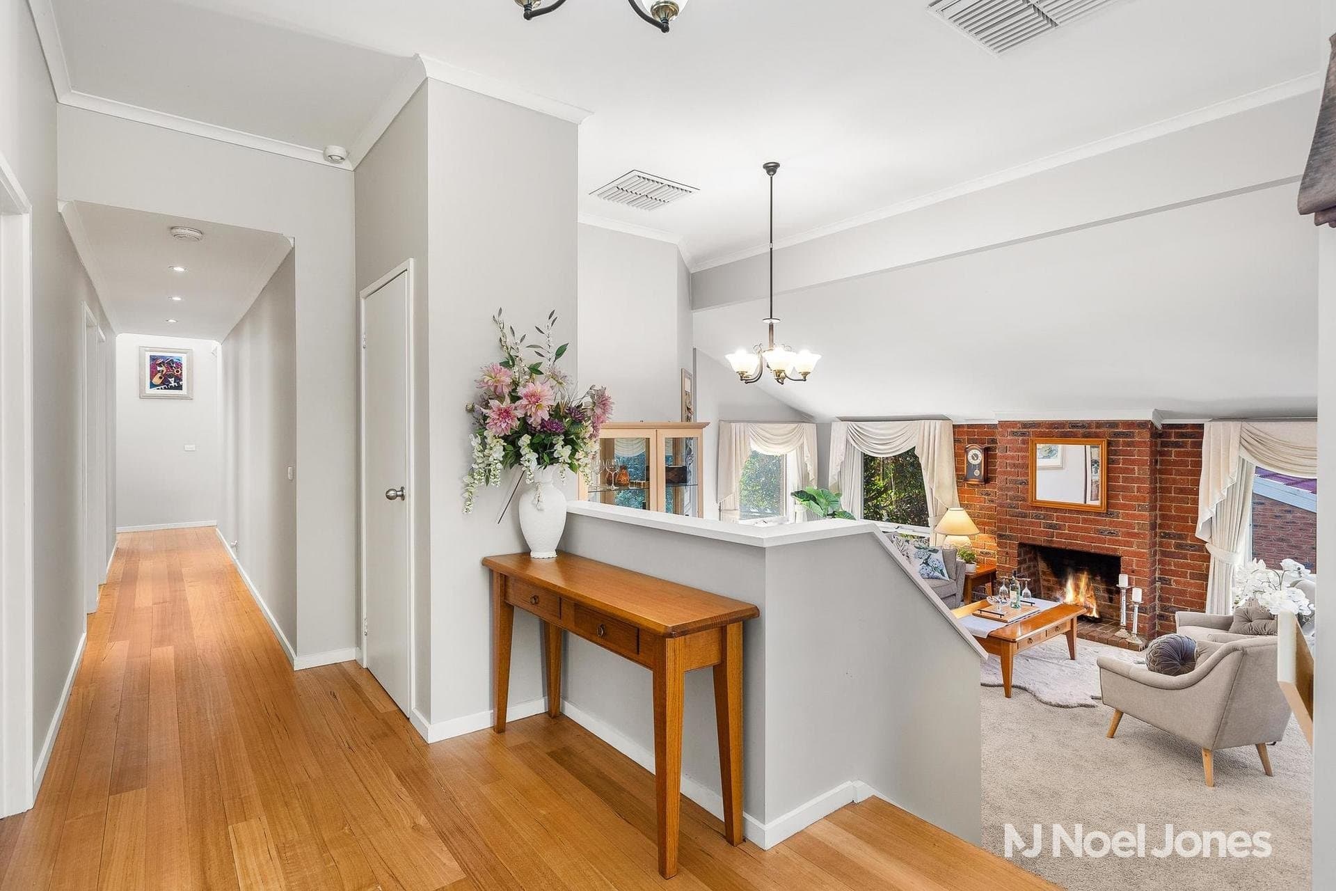 48 Kirkford Drive, Mooroolbark - Thumbnail 2