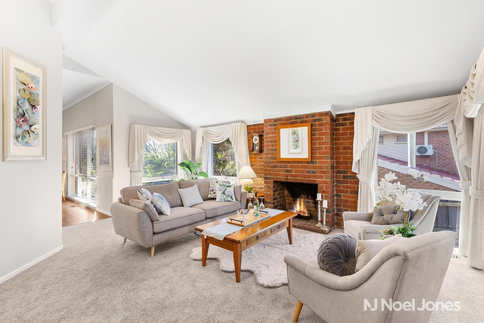 48 Kirkford Drive, Mooroolbark - Thumbnail 3
