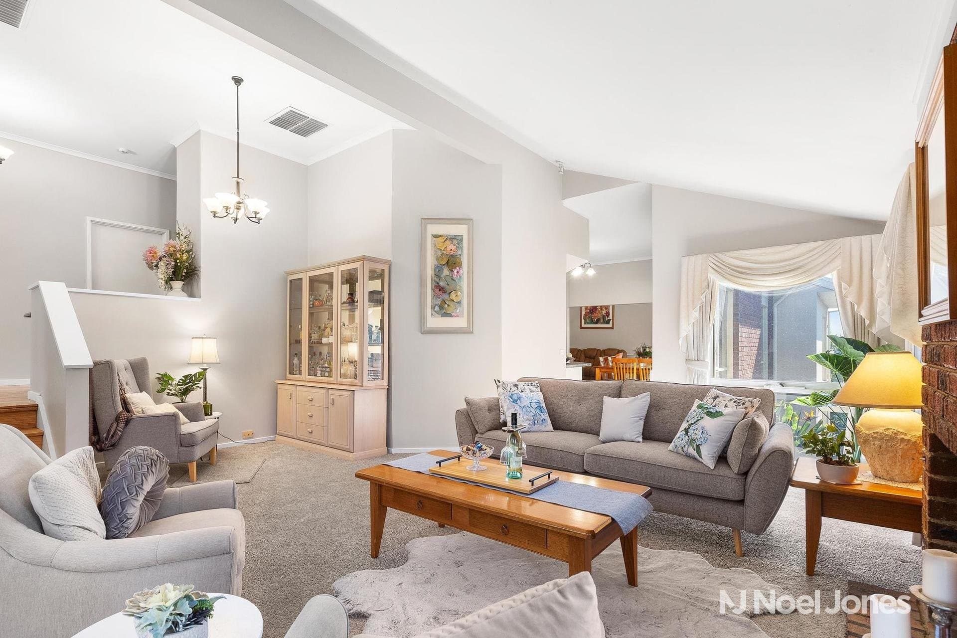 48 Kirkford Drive, Mooroolbark - Thumbnail 4