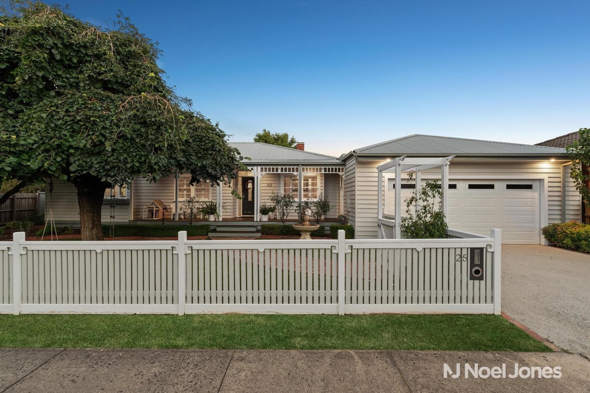 25 Pine Road, BAYSWATER, Bayswater - Image 1