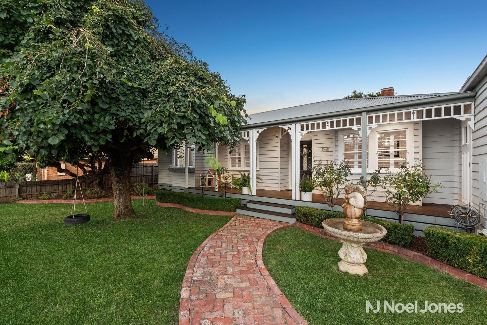 25 Pine Road, BAYSWATER, Bayswater - Thumbnail 2
