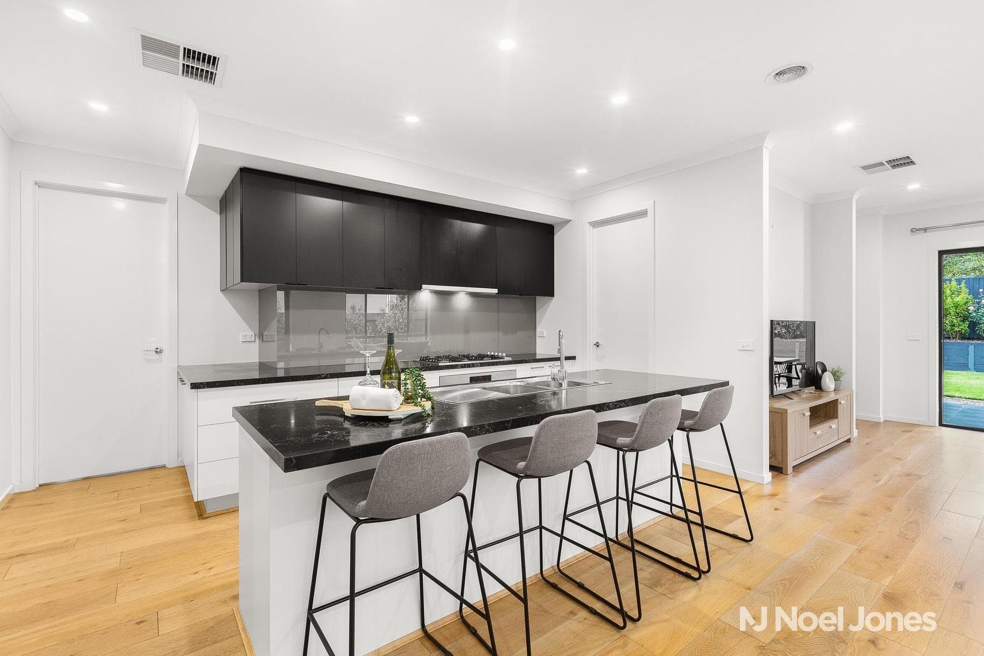 17 Capra Drive, Mooroolbark - Thumbnail 3