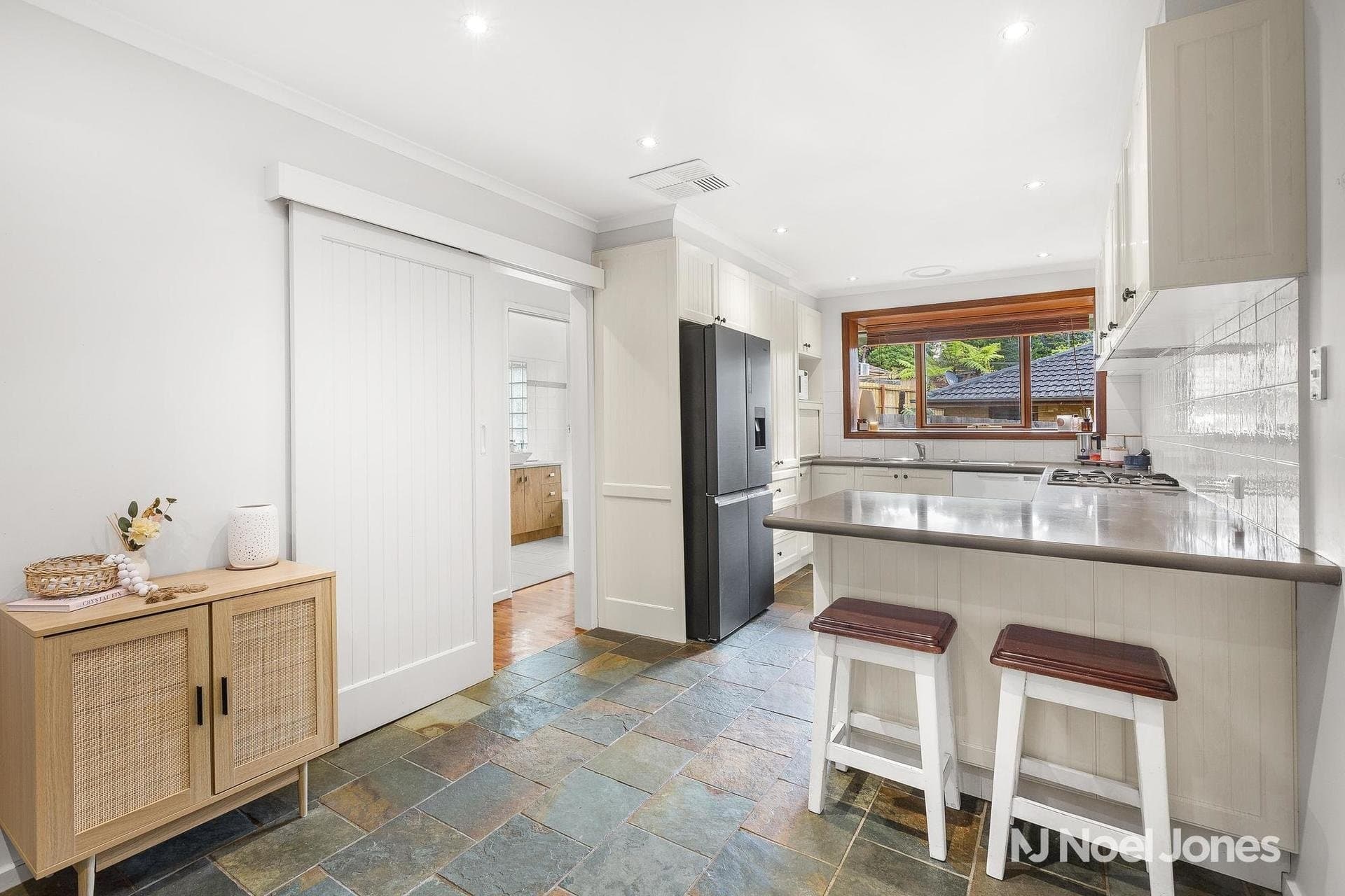 6 Tiffany Court, Montrose - Thumbnail 4