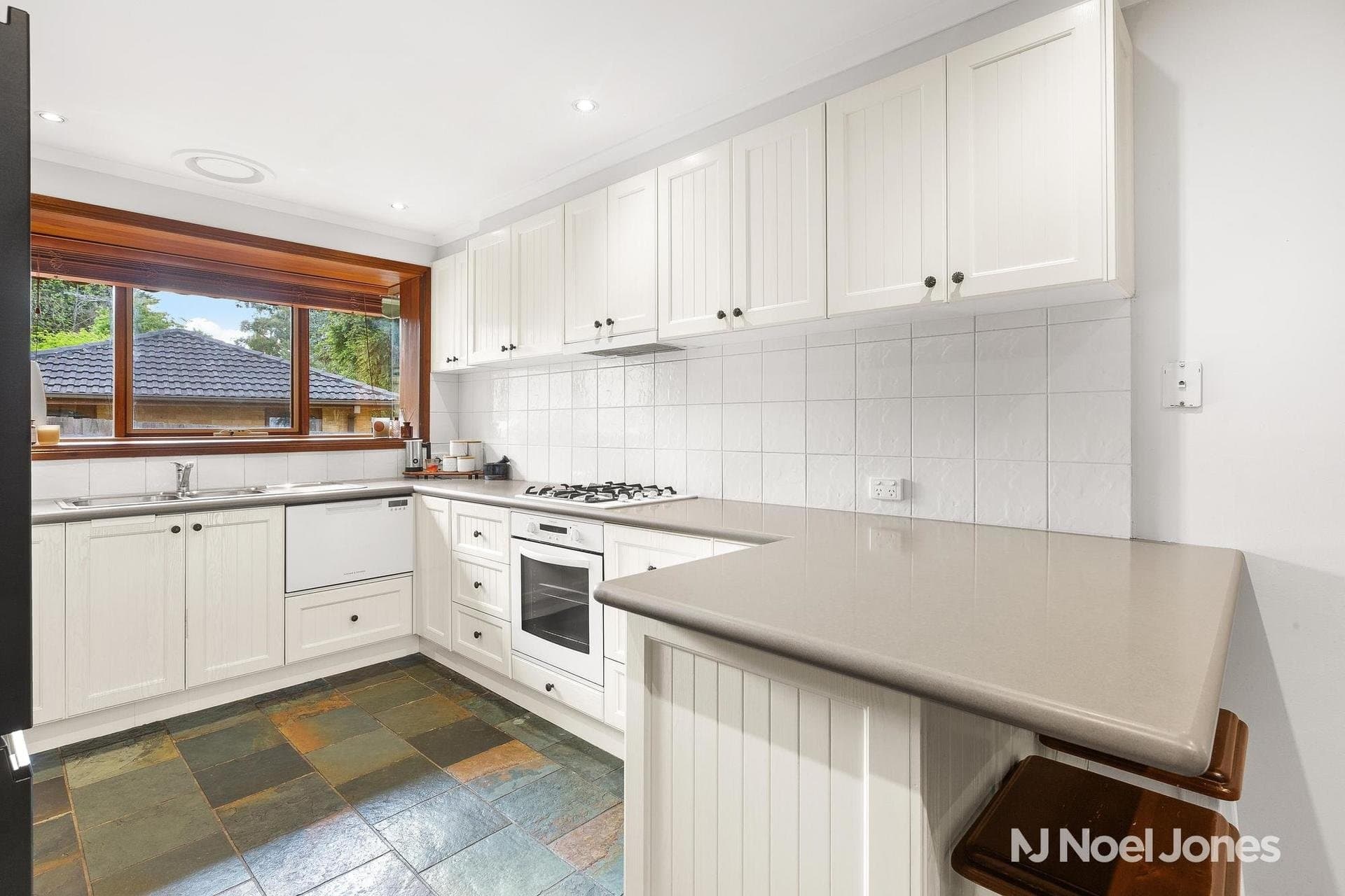 6 Tiffany Court, Montrose - Thumbnail 5
