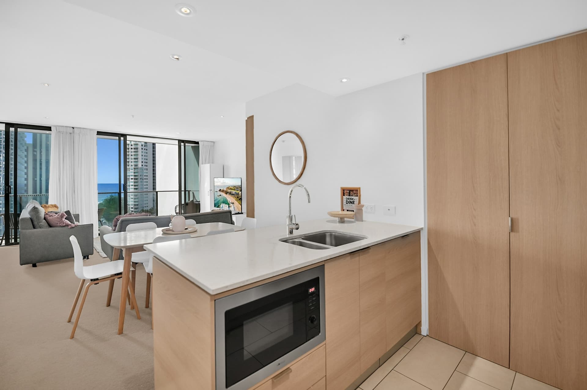 1303/2663 Gold Coast Highway, Broadbeach, Broadbeach - Thumbnail 3