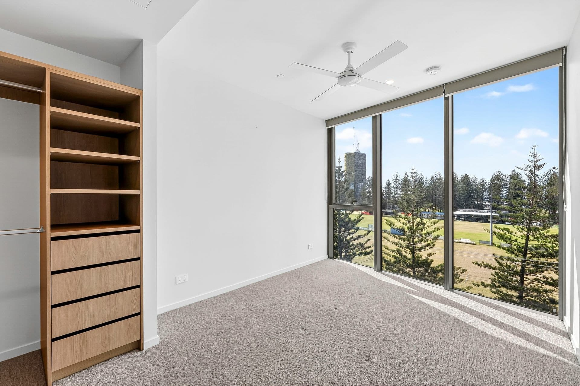 303/146 Surf Parade, Broadbeach, Broadbeach - Thumbnail 5