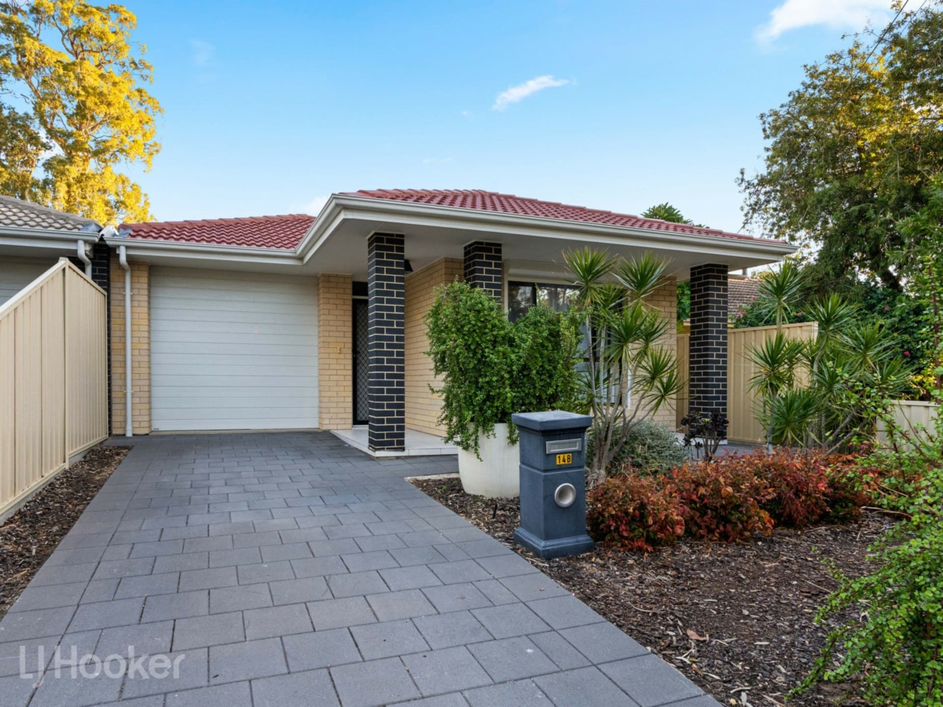 14B Botanic Grove, Campbelltown, Campbelltown - Image 1