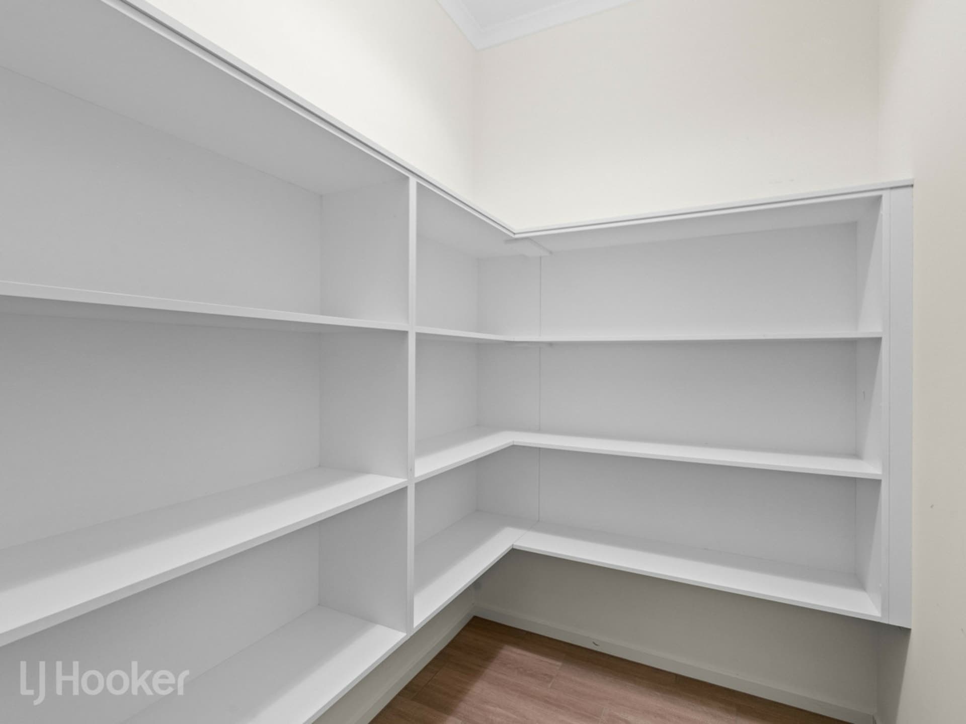 14B Botanic Grove, Campbelltown, Campbelltown - Thumbnail 6