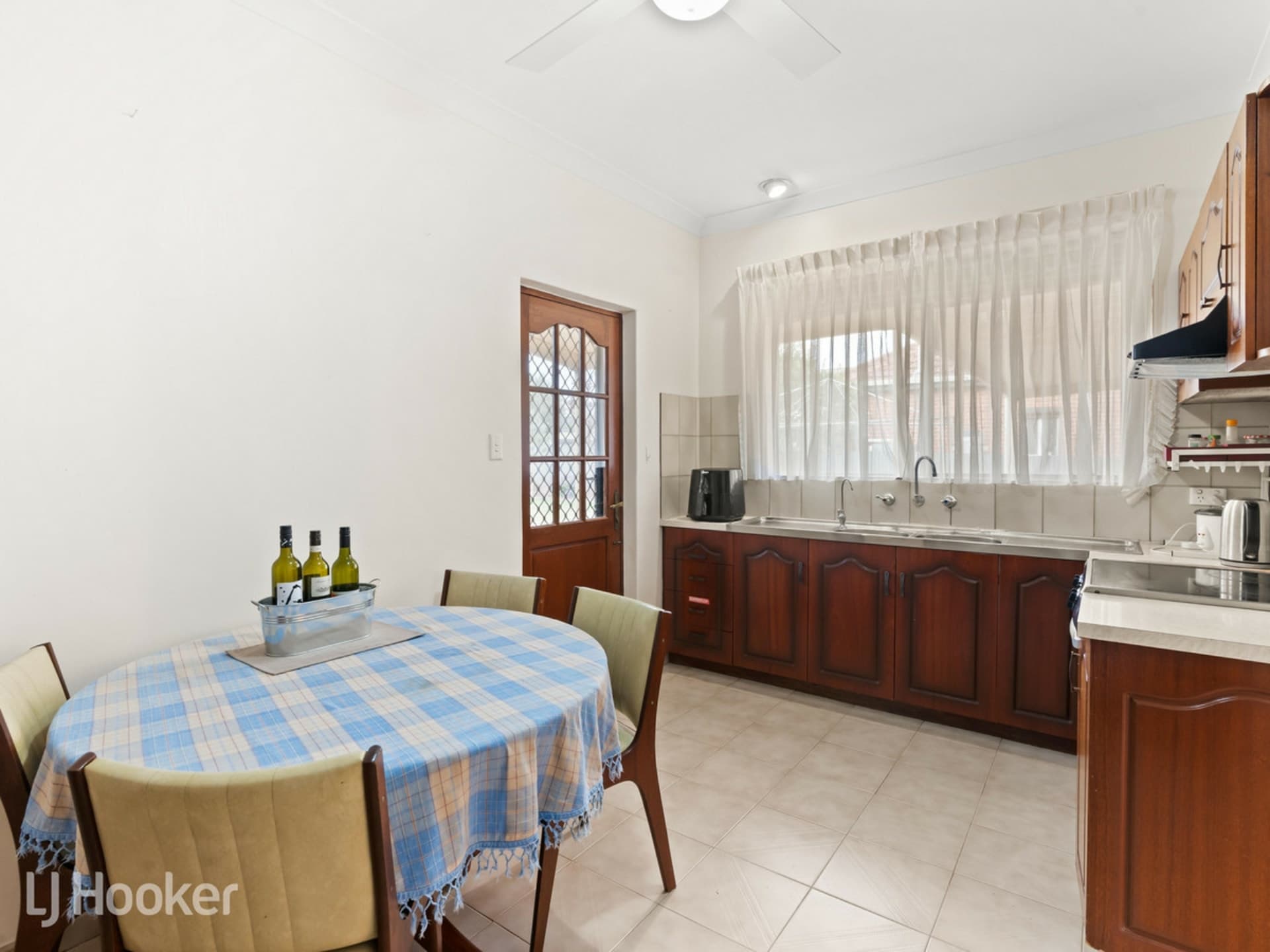 7 Teak Street, Campbelltown, Campbelltown - Thumbnail 7