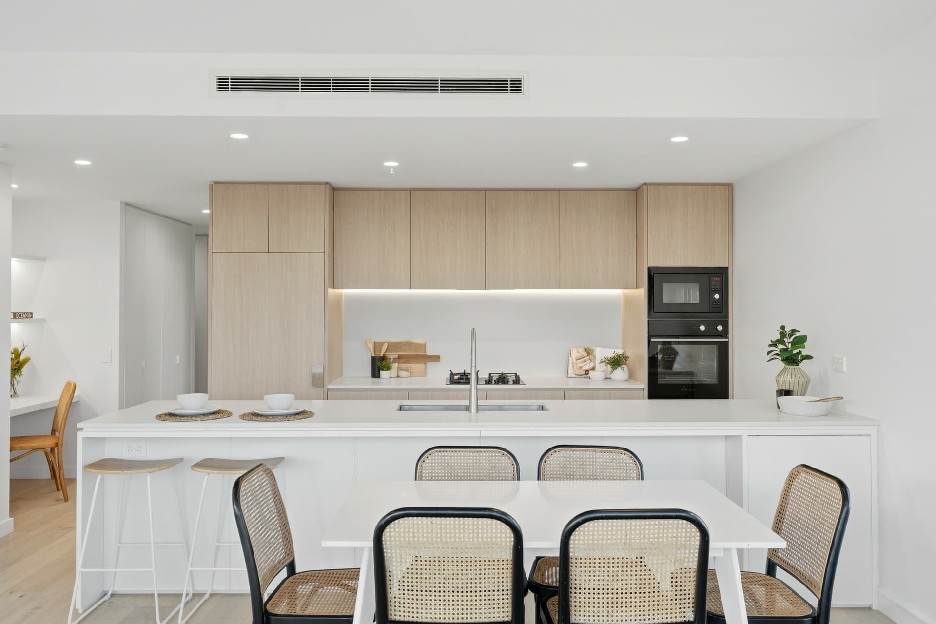 501/36 Baker Street, Gosford, Gosford - Thumbnail 5