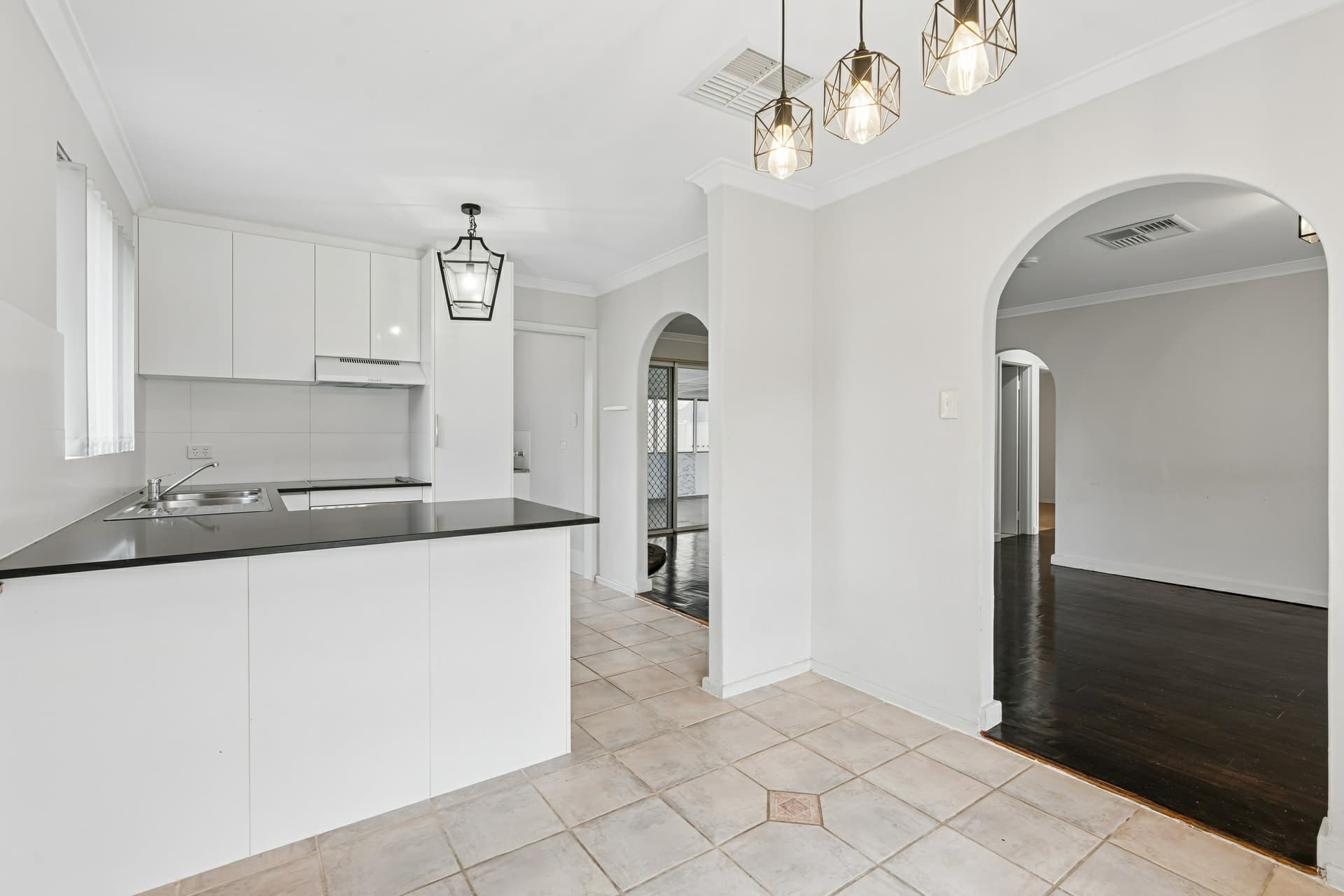 28 Wooramel Crescent, Gosnells, Gosnells - Thumbnail 4
