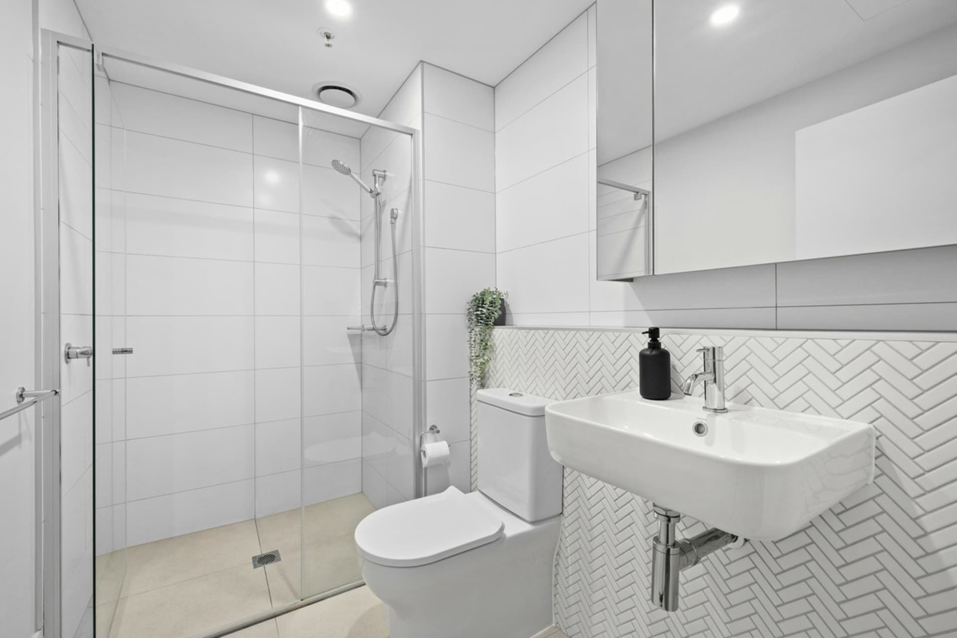 737/335 Anketell Street, Greenway, Greenway - Thumbnail 7