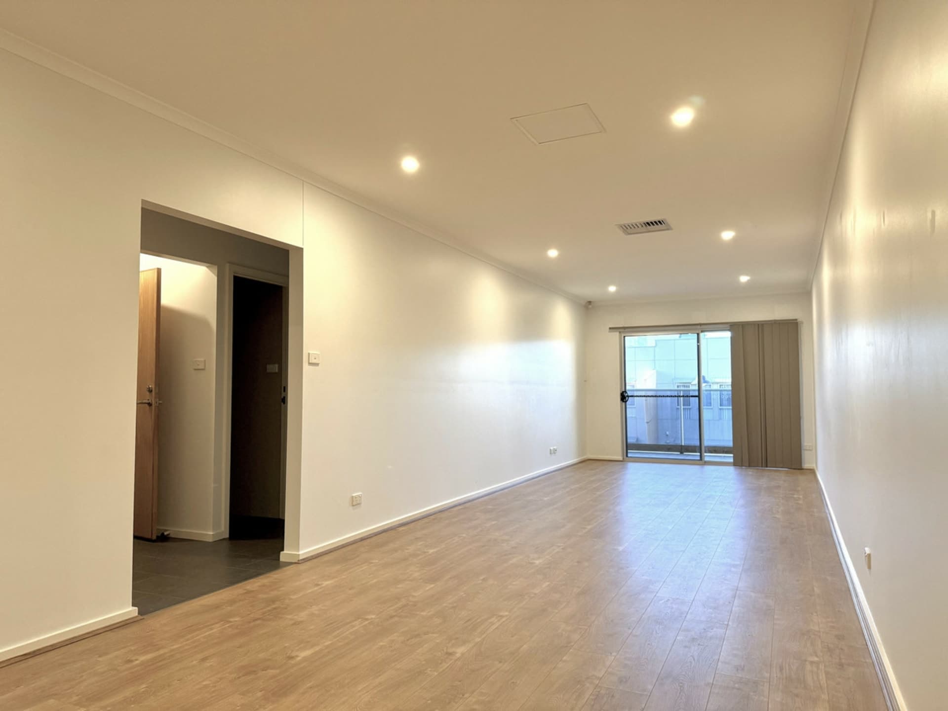 207/26-28 Metro Parade, Mawson Lakes, Mawson Lakes - Thumbnail 2