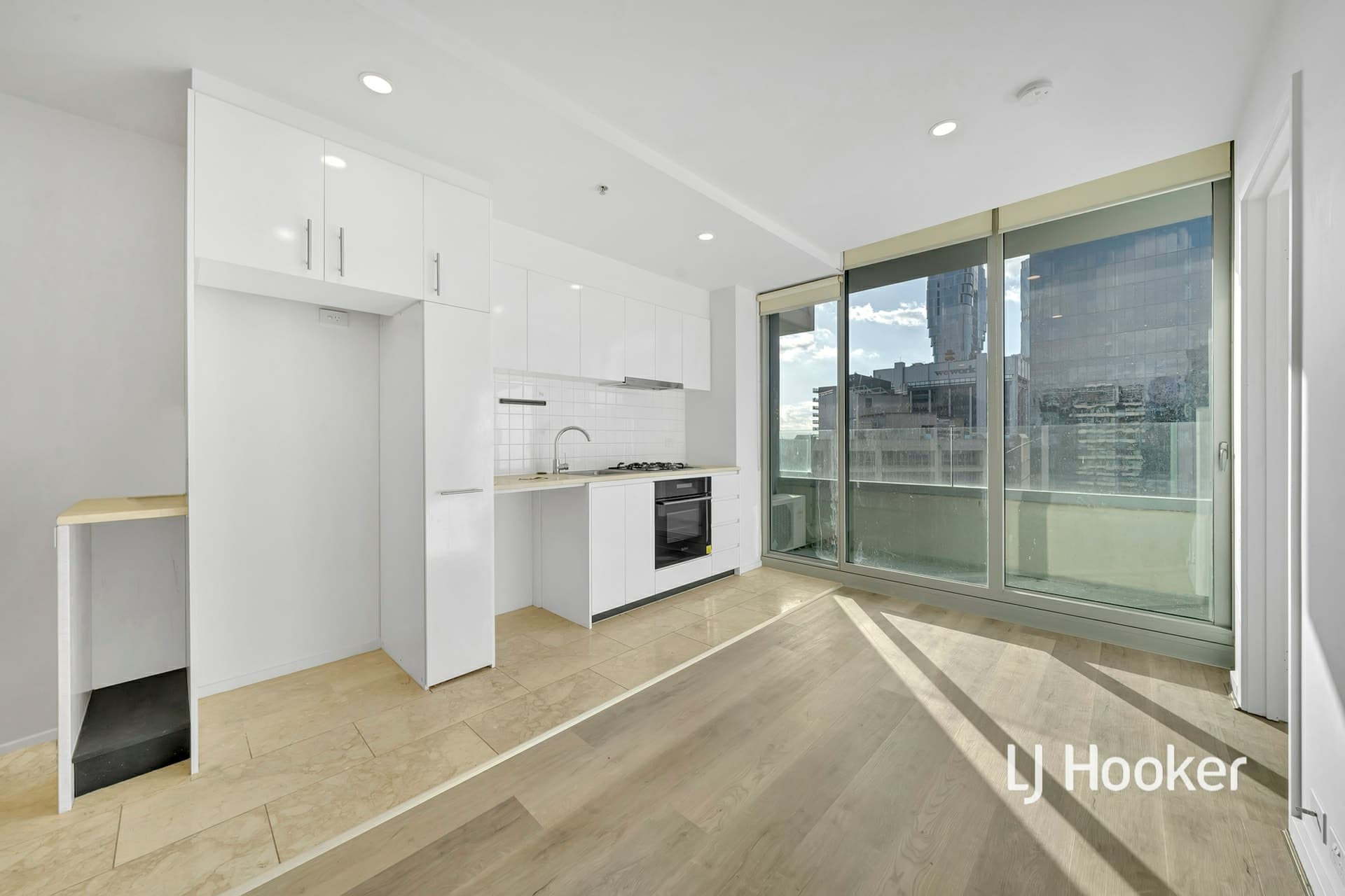 2502/8 Downie Street, Melbourne, Melbourne - Thumbnail 2
